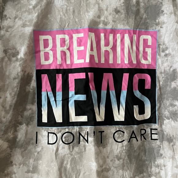 (kids girls) breaking news i don’t care gray & white tie dye tshirt - Picture 5 of 8